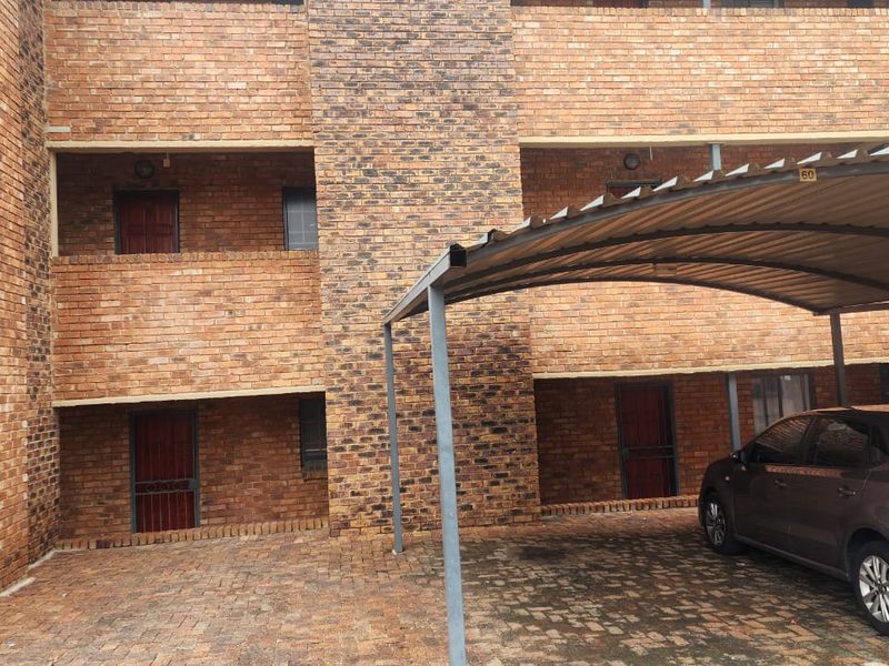 CENTRALLY SITUATED IN GRAND CENTRAL - 2ND FLOOR UNIT UP FOR GRABS - Photo 5