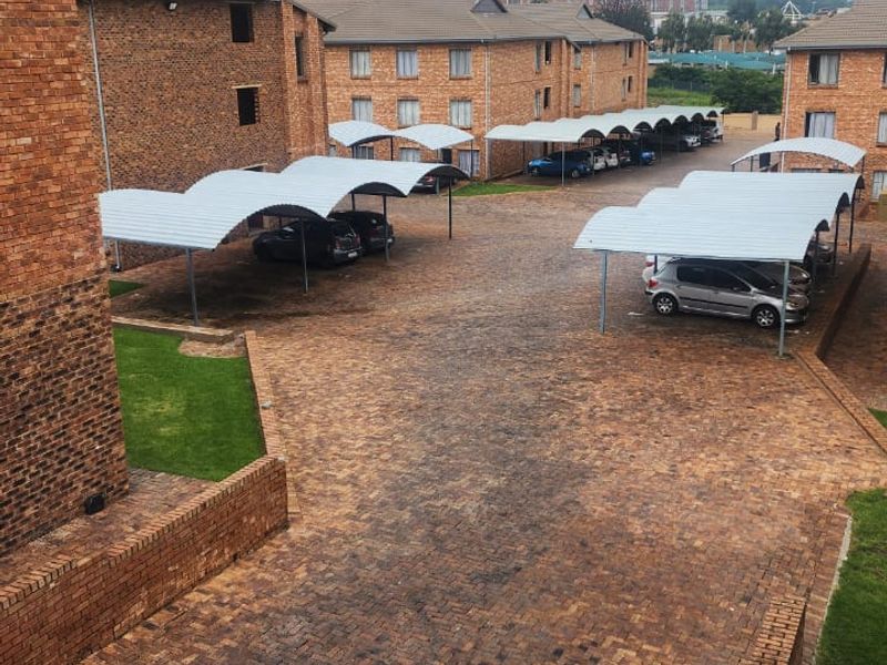 CENTRALLY SITUATED IN GRAND CENTRAL - 2ND FLOOR UNIT UP FOR GRABS - Photo 7