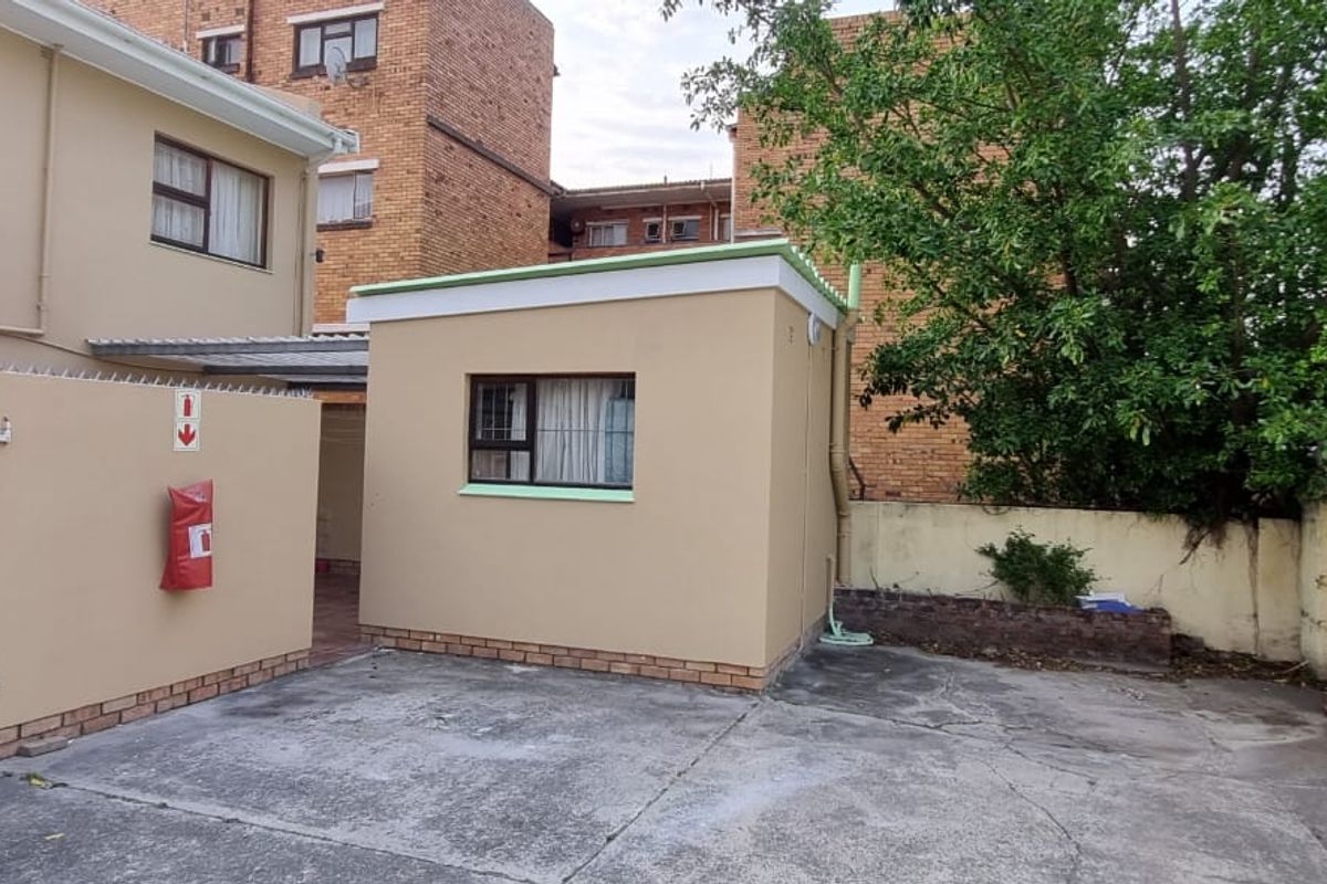 4 Bedroom Townhouse for sale in Southernwood East London - Photo 4