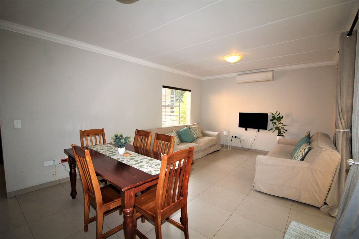 Newly renovated two-story townhouse for Sale - Photo 5