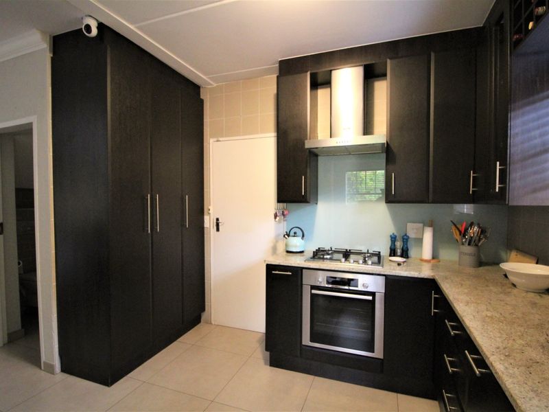 Newly renovated two-story townhouse for Sale - Photo 9