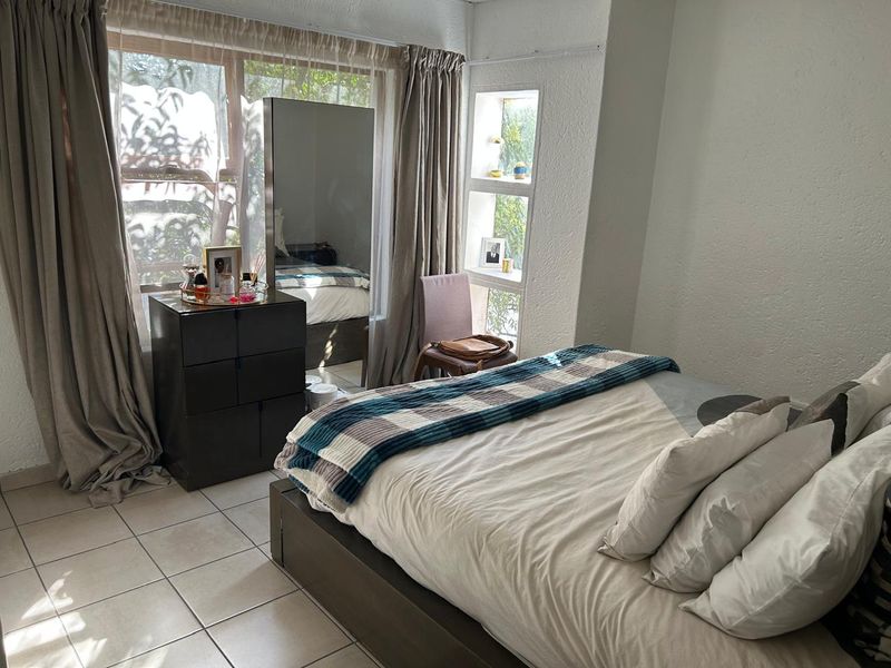 2 Bedroom Upstairs Unit in Secure, Well-Located Complex - Photo 9