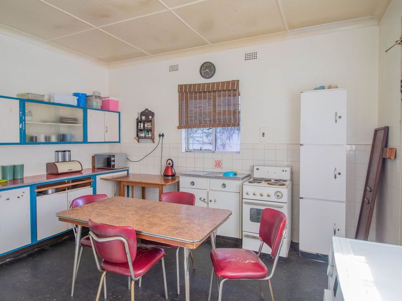 RENT TO BUY!!!TO LET!!!Golden Oldie in the Heart of Kensington and within walking distance to the Prestigious Jeppe Girls and Boys High Schools. - Photo 3