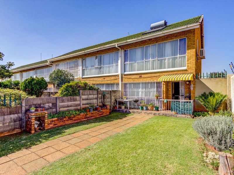 Neat Two-Bedroom Home with Garage and Carport - Photo 3