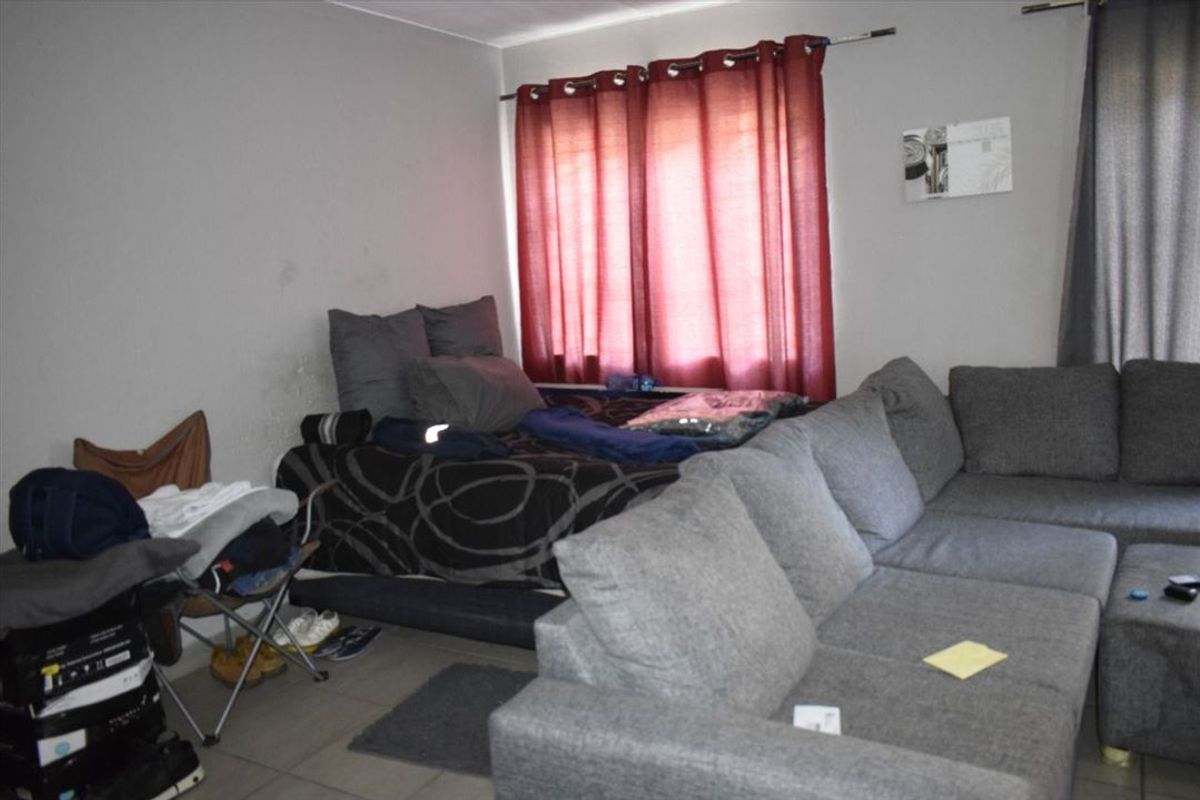 Modern One-Bedroom Retreat with Pool and Stylish Features - Photo 2