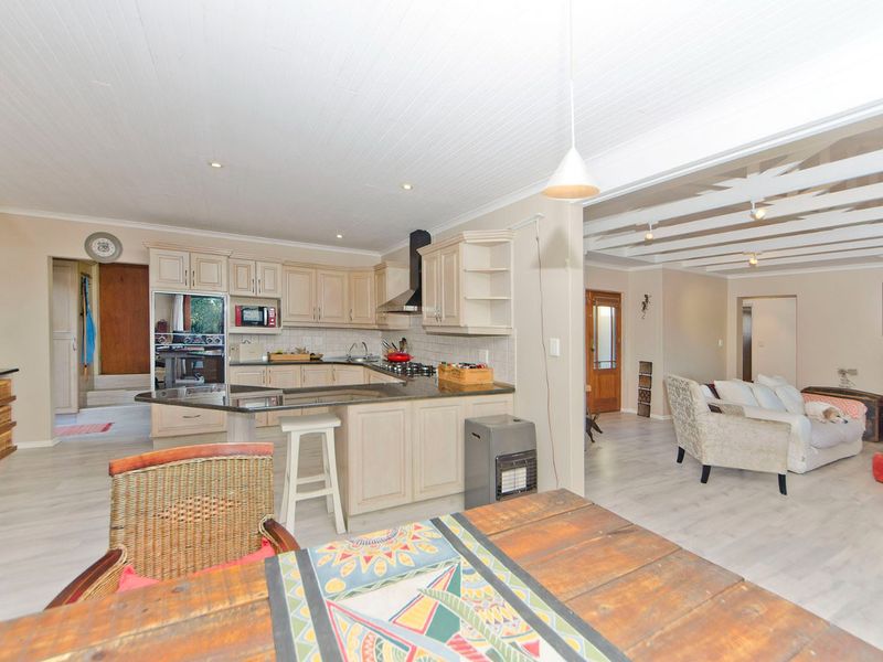 Searching for a peaceful lifestyle surrounded by nature, yet close to the heart of Knysna town?  - Photo 9