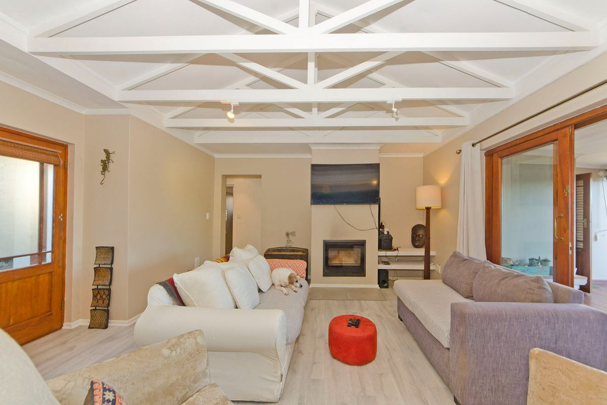 Searching for a peaceful lifestyle surrounded by nature, yet close to the heart of Knysna town?  - Photo 5