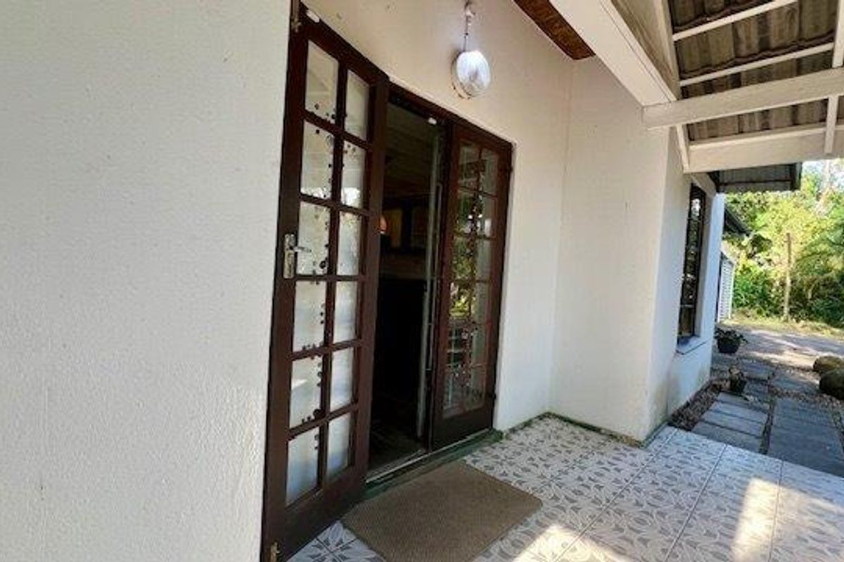 Serene Retreat Surrounded By Nature - Photo 4