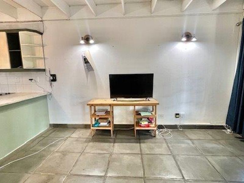 Serene Retreat Surrounded By Nature - Photo 8