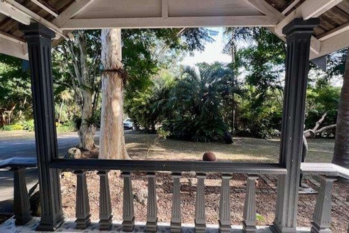 Serene Retreat Surrounded By Nature - Photo 5