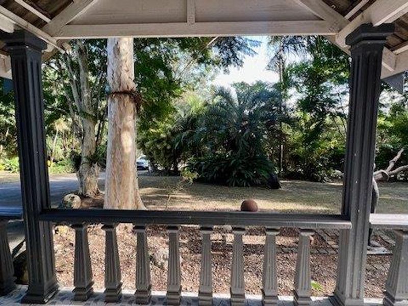 Serene Retreat Surrounded By Nature - Photo 5