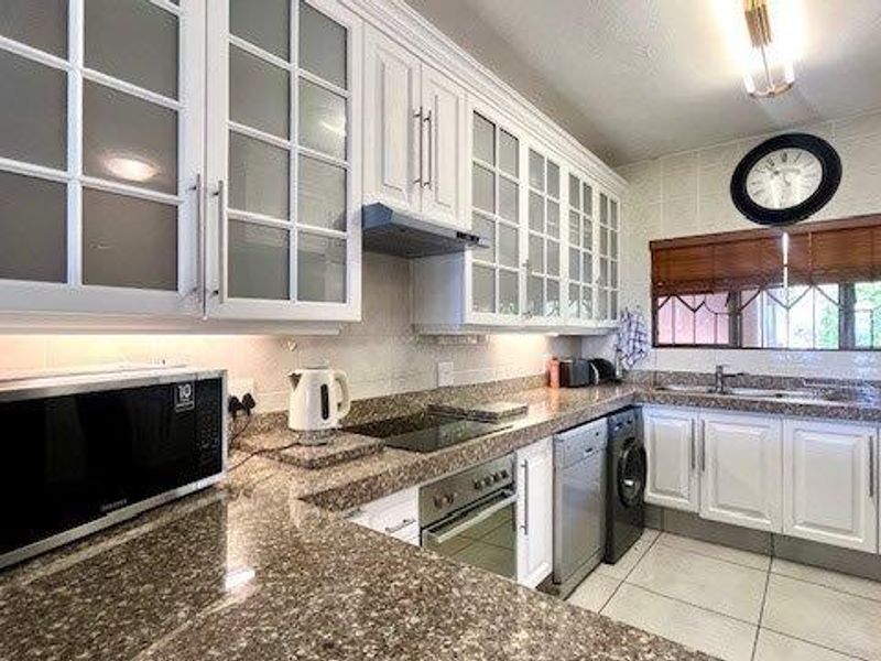 Beachfront Splendour !! - Photo 7