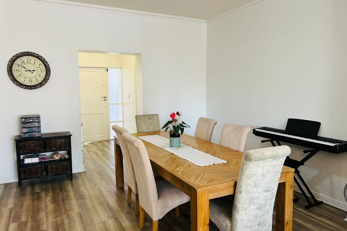 Stylish, Secure, Modern Elegance in the Heart of Greenstone - Photo 4