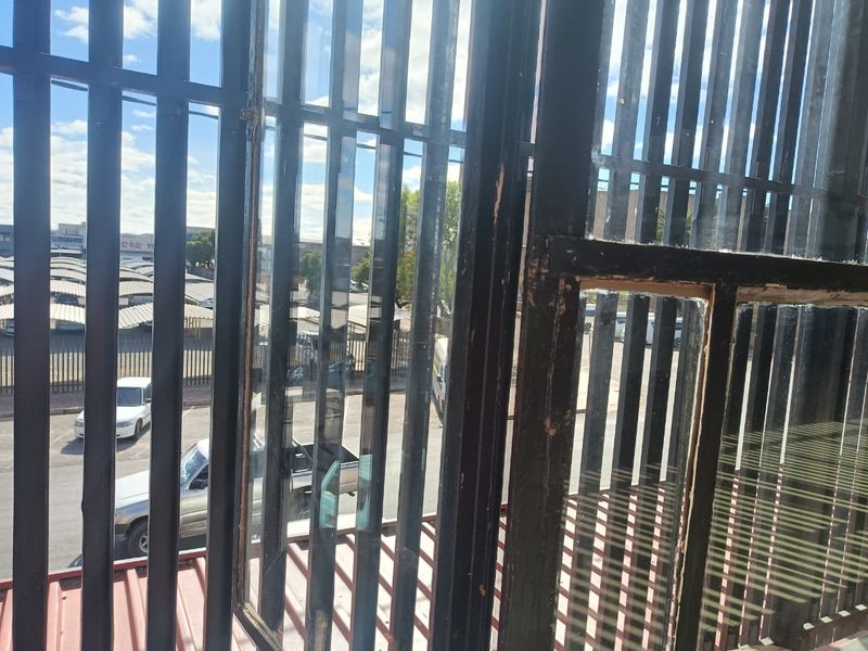 Affordable Office Space in Prime Town Location – Close to Transport - Photo 5