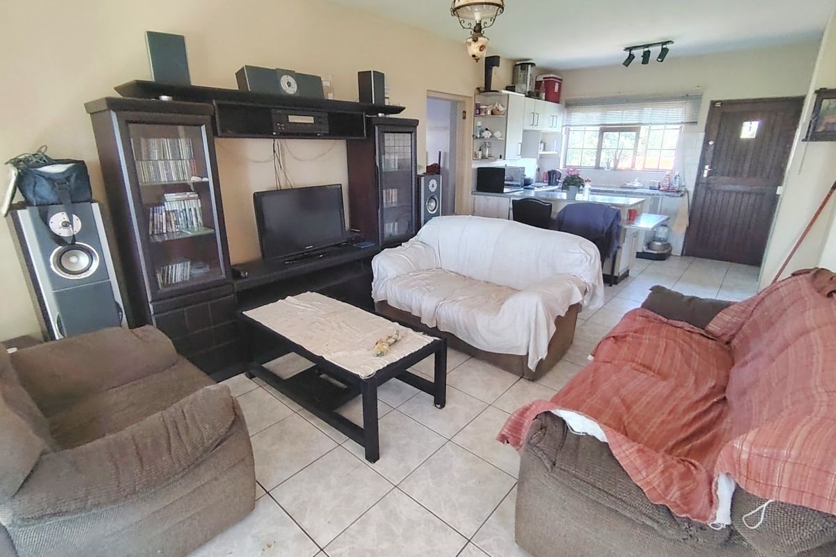 Two properties for the price of one.  - Photo 3