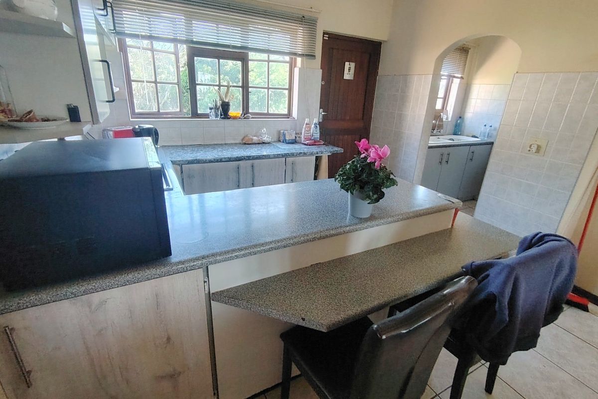 Two properties for the price of one.  - Photo 5