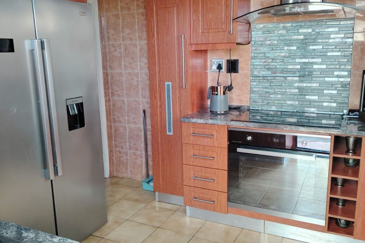 5 Bedroom House for Sale in Mdantsane - Photo 4