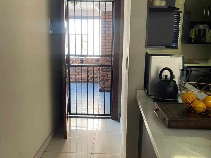 Stunning Open-Plan Apartment for Sale! - Photo 3