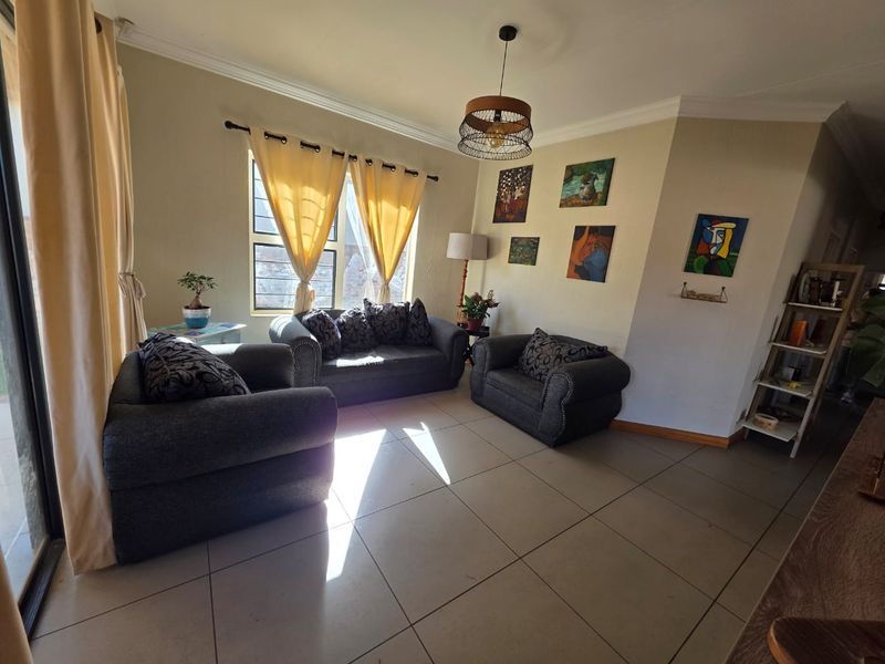 Full title - Your Dream Home Awaits! Spacious, Stylish & Perfectly Located  - Photo 5