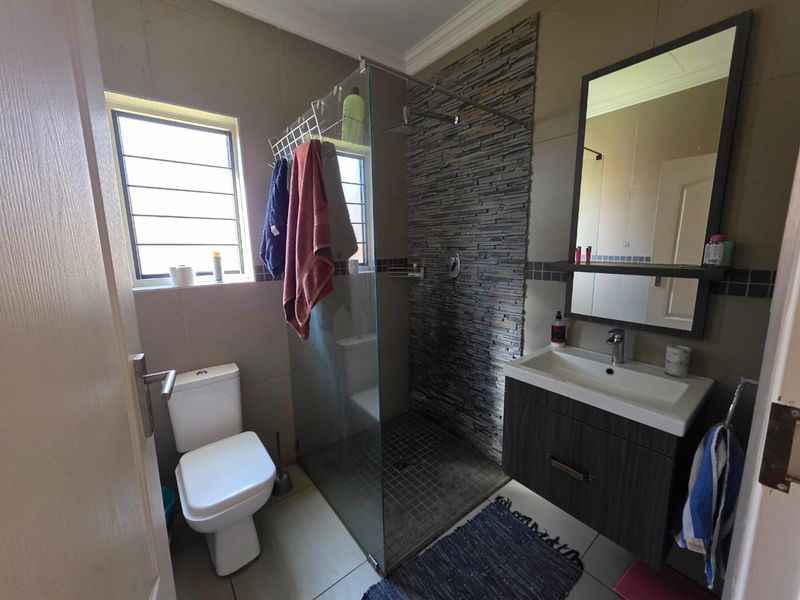 Full title - Your Dream Home Awaits! Spacious, Stylish & Perfectly Located  - Photo 9