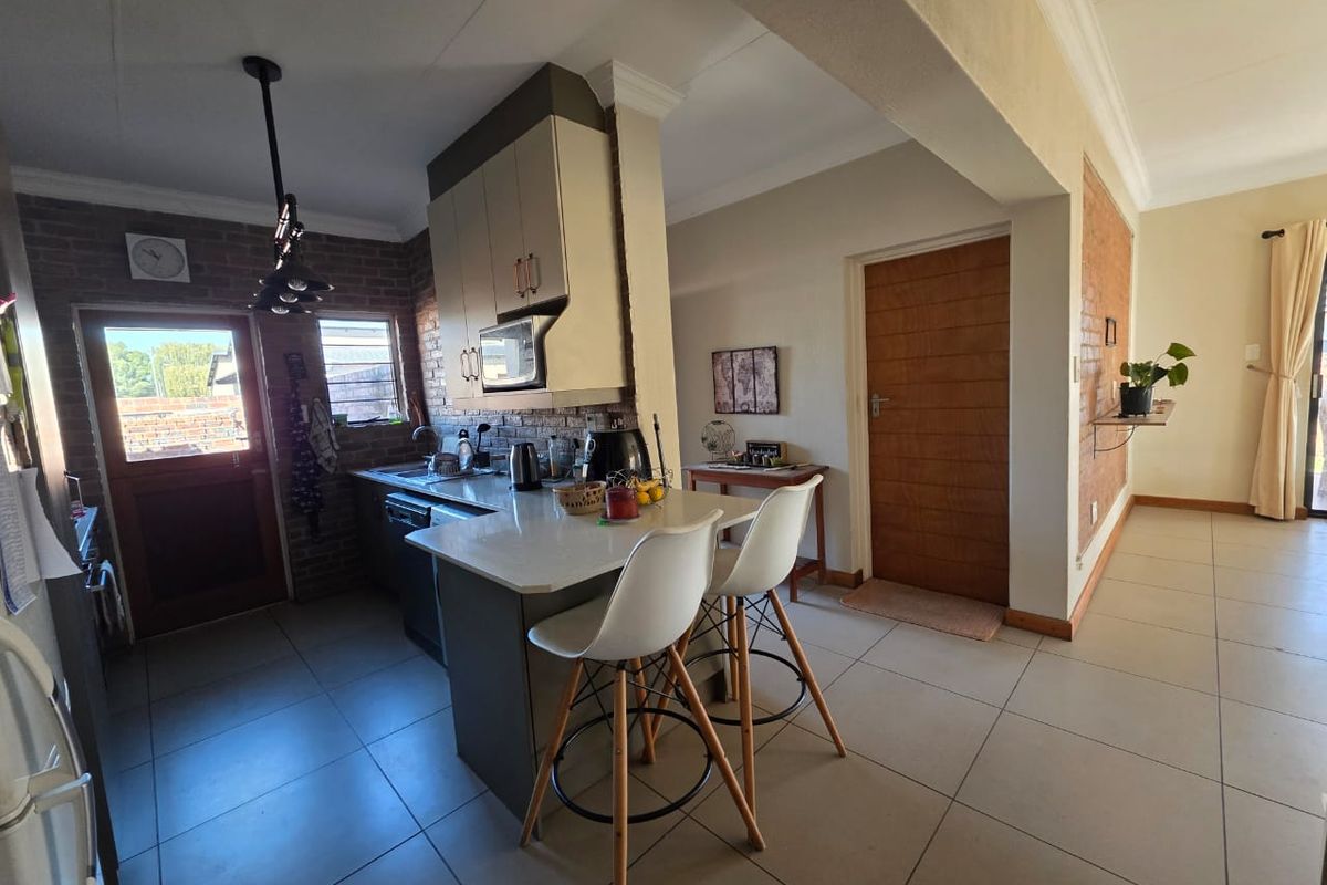 Full title - Your Dream Home Awaits! Spacious, Stylish & Perfectly Located  - Photo 3