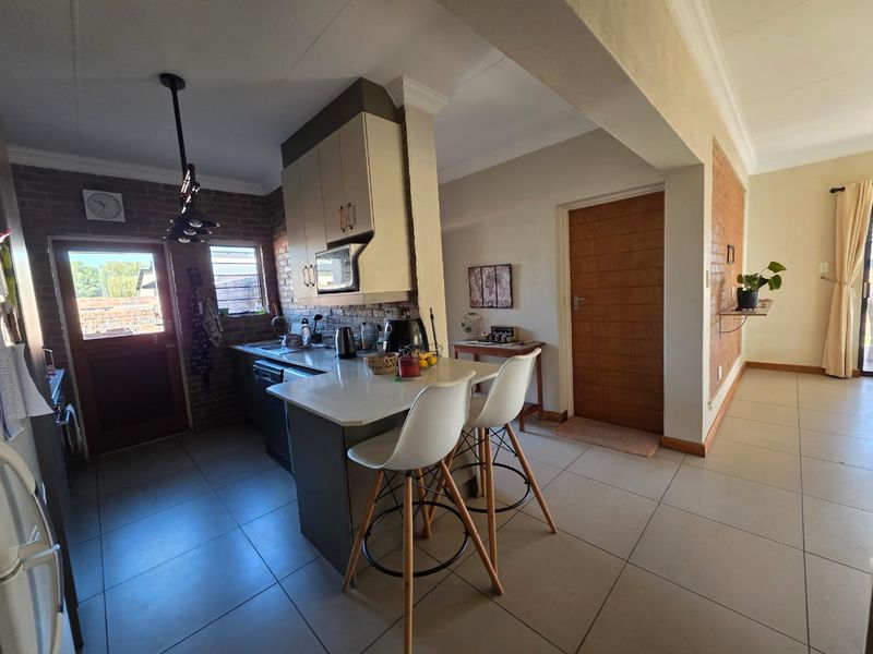 Full title - Your Dream Home Awaits! Spacious, Stylish & Perfectly Located  - Photo 3