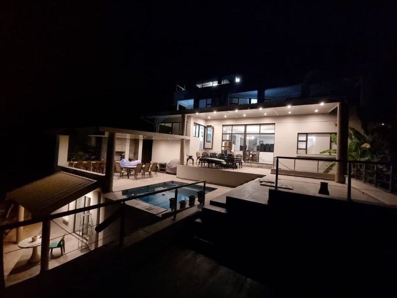 Luxury Hilltop Estate with Panoramic Views – A Masterpiece of Elegance and Opportunity in Hartbeespoort - Photo 2