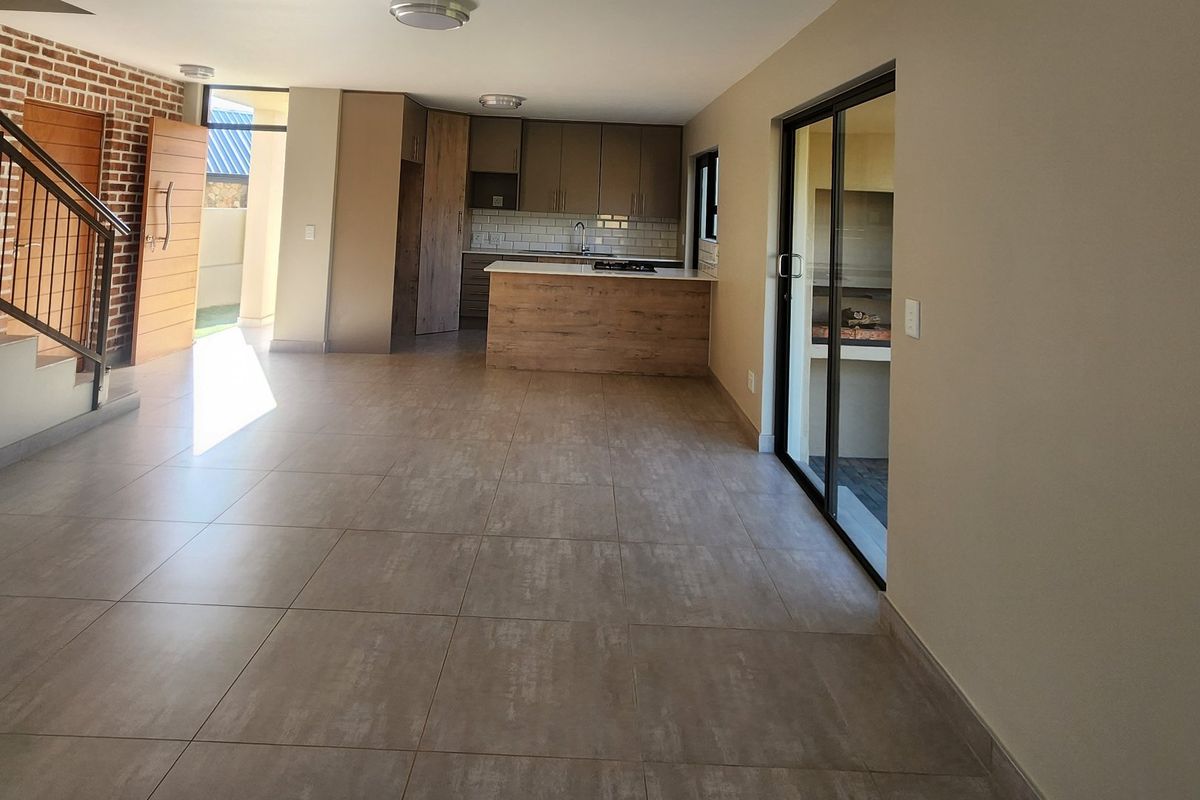 La Camargue Family Home for Sale - No Transfer Duty & No Transfer Costs. - Photo 5