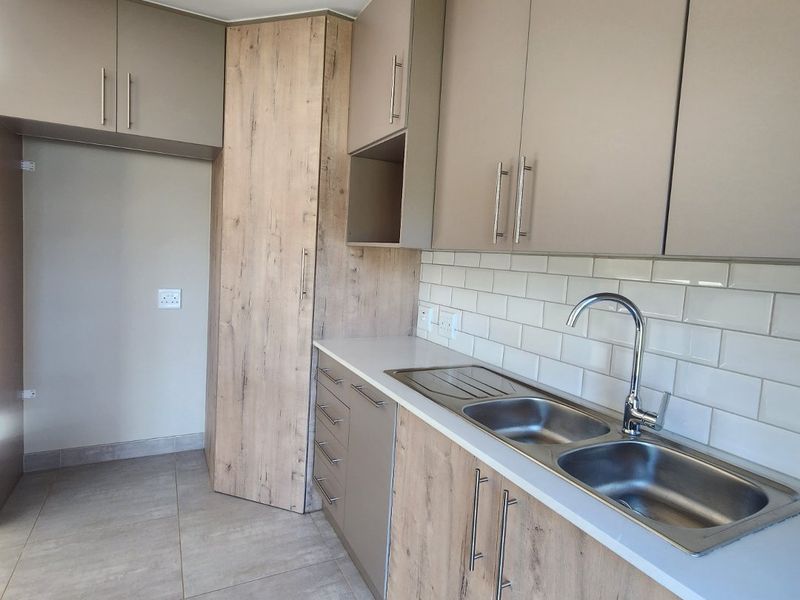 La Camargue Family Home for Sale - No Transfer Duty & No Transfer Costs. - Photo 10