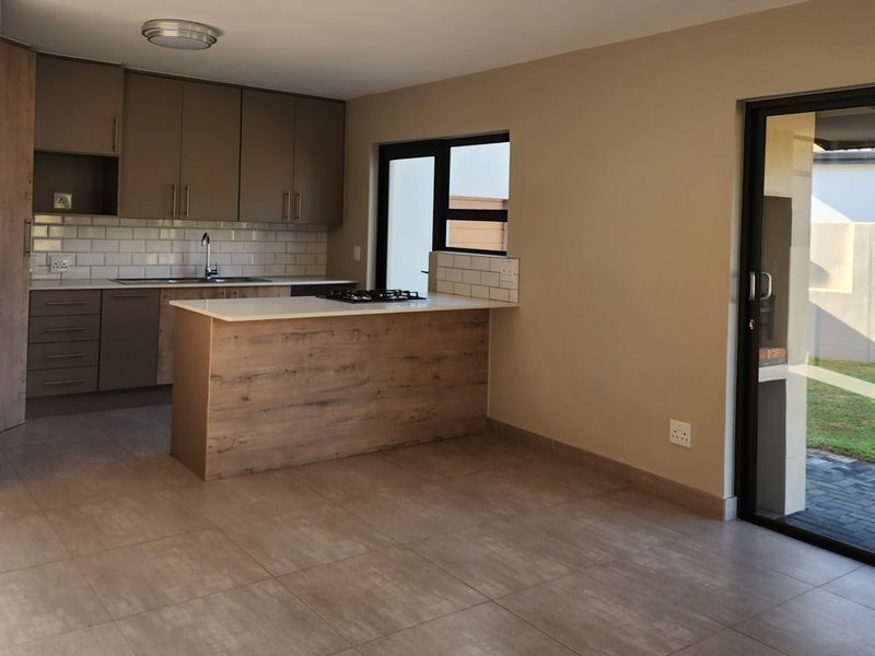 La Camargue Family Home for Sale - No Transfer Duty & No Transfer Costs. - Photo 7