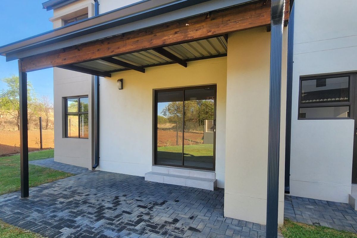 La Camargue Family Home for Sale - No Transfer Duty & No Transfer Costs. - Photo 2