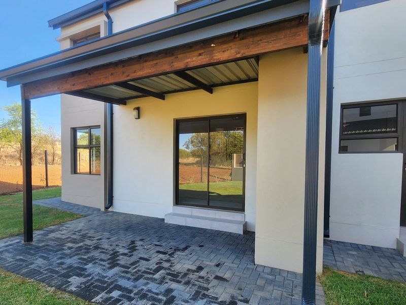 La Camargue Family Home for Sale - No Transfer Duty & No Transfer Costs. - Photo 2