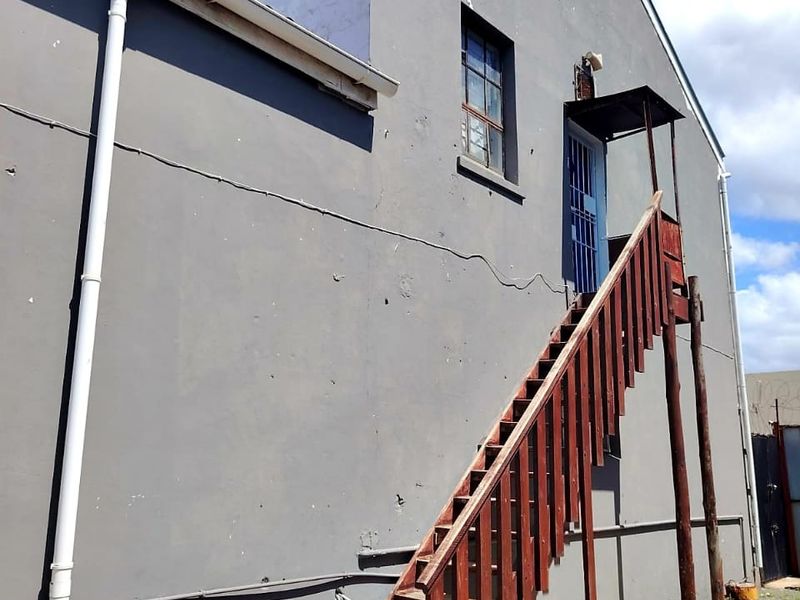 Commercial property for sale in Arcadia – East London - Photo 3