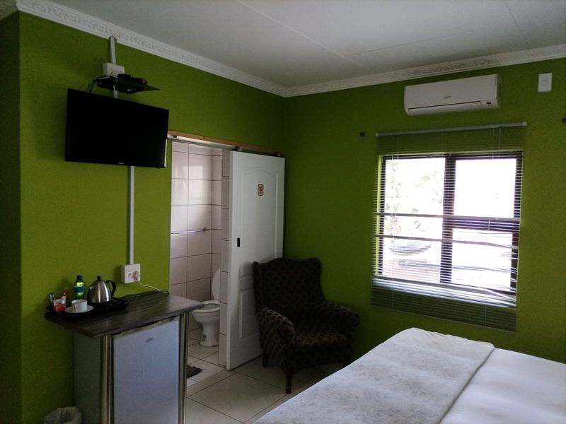 24-Bedroom Guesthouse for Sale – Amalinda, East London - Photo 7