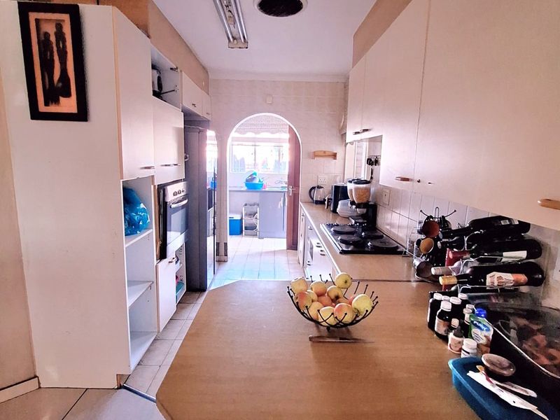 Spacious 4-Bedroom Corner Unit for Sale in Bosleigh Lodge - Photo 10