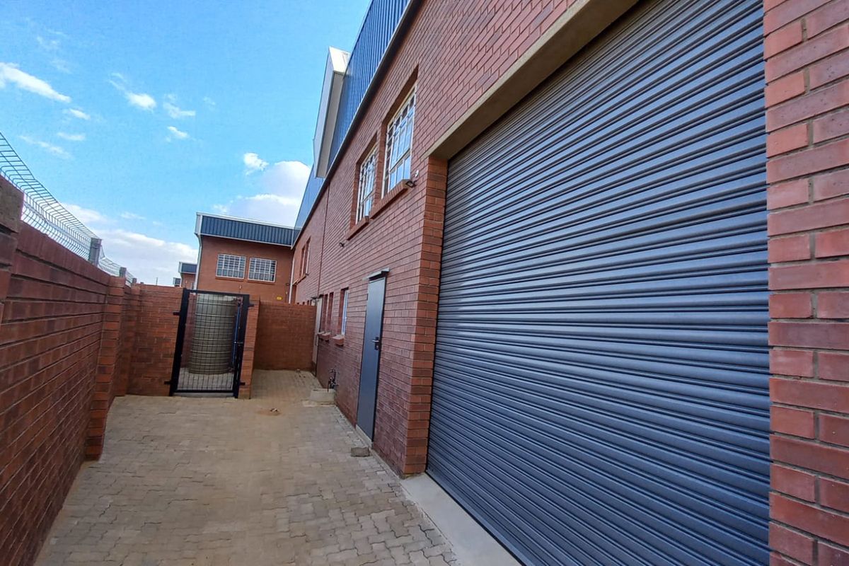 VERSATILE NEW WAREHOUSE TO RENT - Photo 5