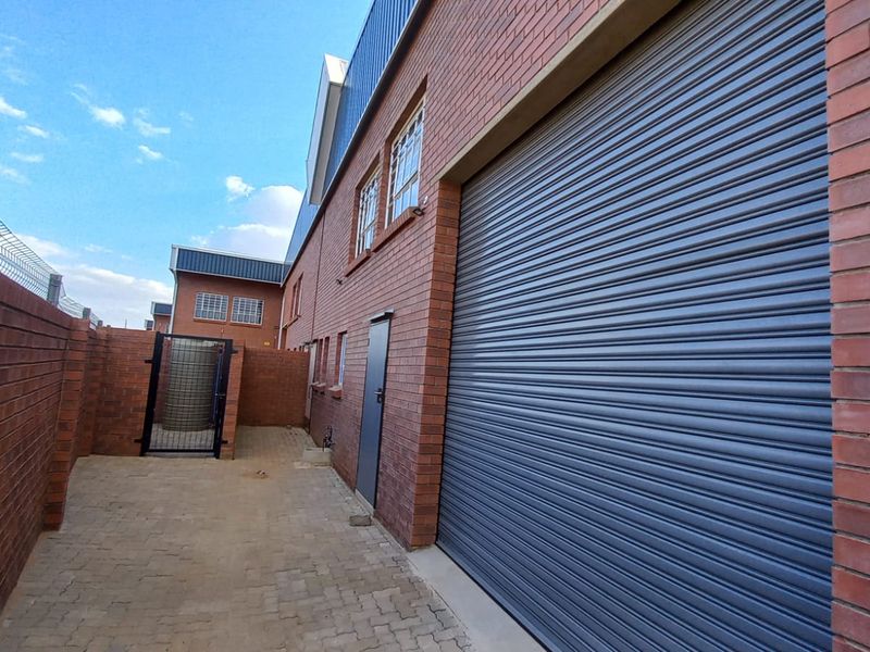 VERSATILE NEW WAREHOUSE TO RENT - Photo 5