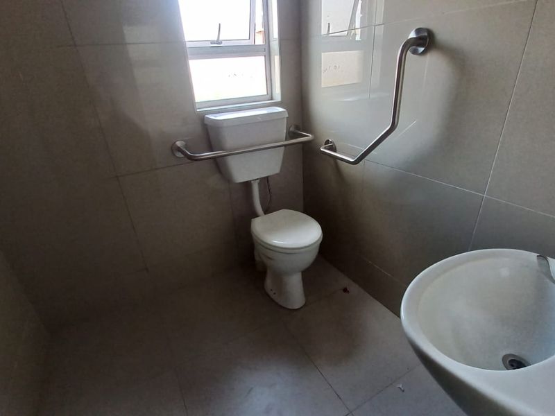 NEWLY BUILT SECURE WAREHOUSE TO RENT - Photo 5