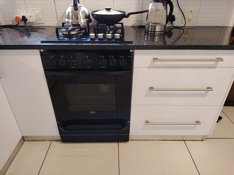 Upgraded 3-Bedroom Corner Townhouse in Prime Location – Celtisdal, Centurion - Photo 8