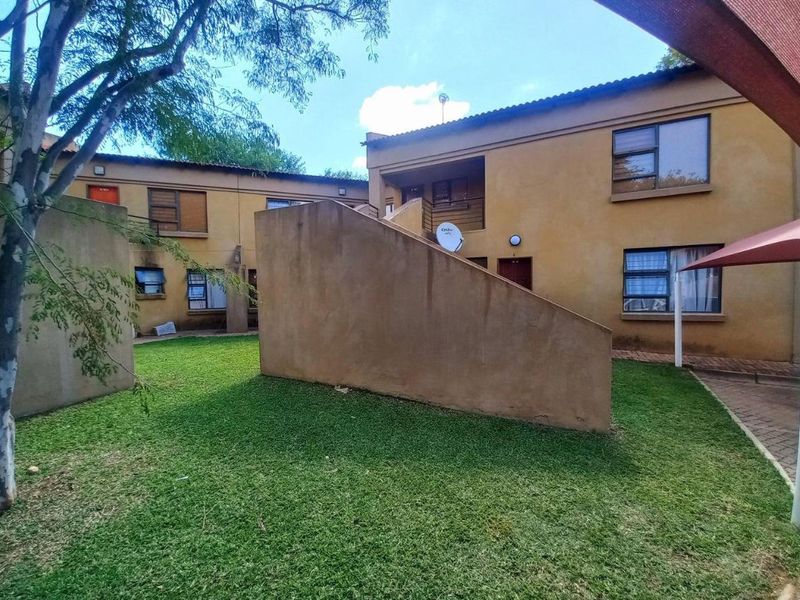 Prime one bedroom apartment for sale in Penina Park Polokwane - Photo 3