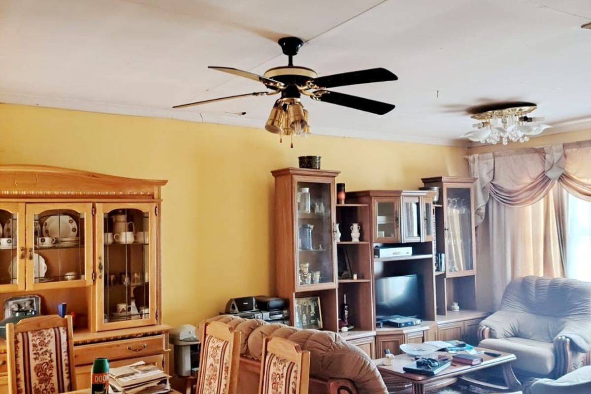 3-Bedroom Property with 2 Flatlets-KEISKAMMAHOEK - Photo 2