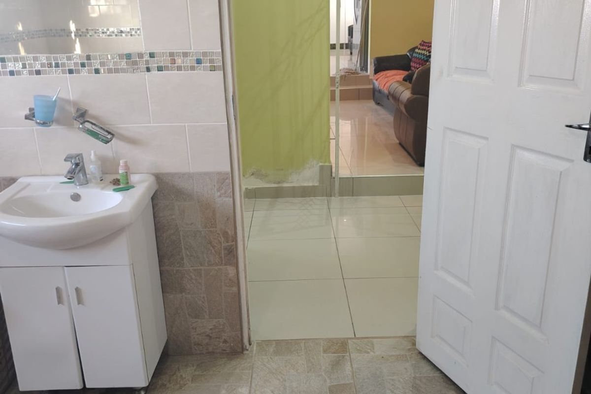 3 Bedroom House For Sale in Mdantsane Nxamkwane - Photo 4