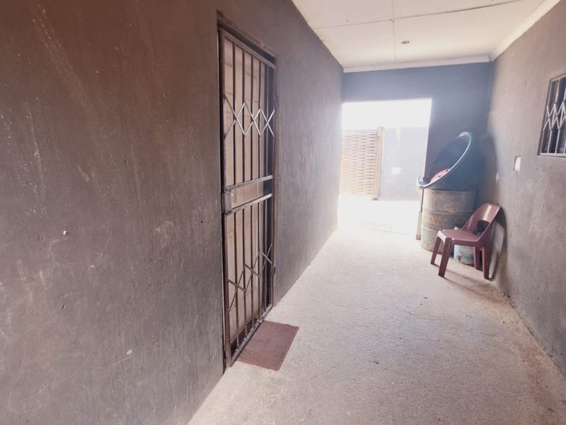 Investment Opportunity in Rabie Ridge - Photo 3