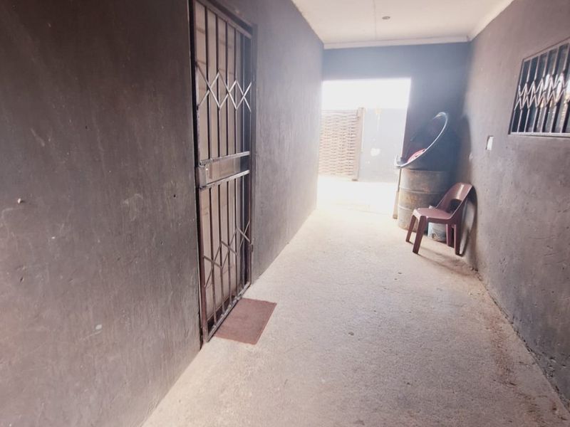 Investment Opportunity in Rabie Ridge - Photo 4