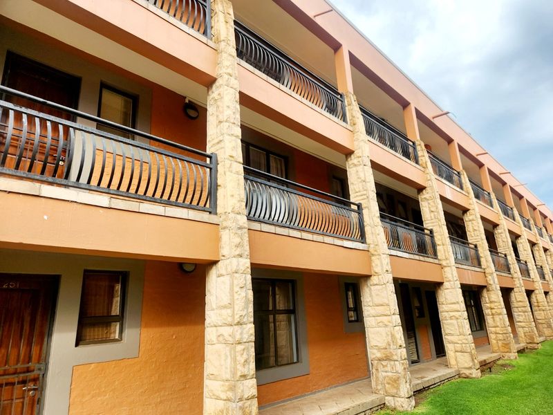 Investor’s Dream: Spacious 1-Bedroom Apartment with Rental Income!   - Photo 8