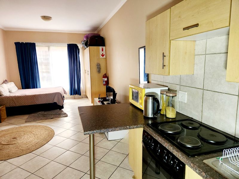 Investor’s Dream: Spacious 1-Bedroom Apartment with Rental Income!   - Photo 4