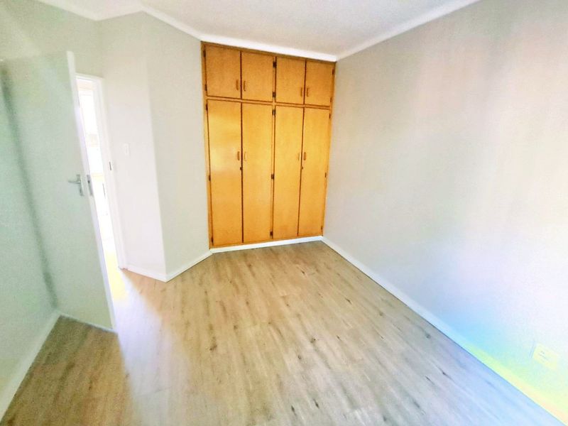 Charming & Secure 2 Bedroom Townhouse in Universitas Awaits! - Photo 10