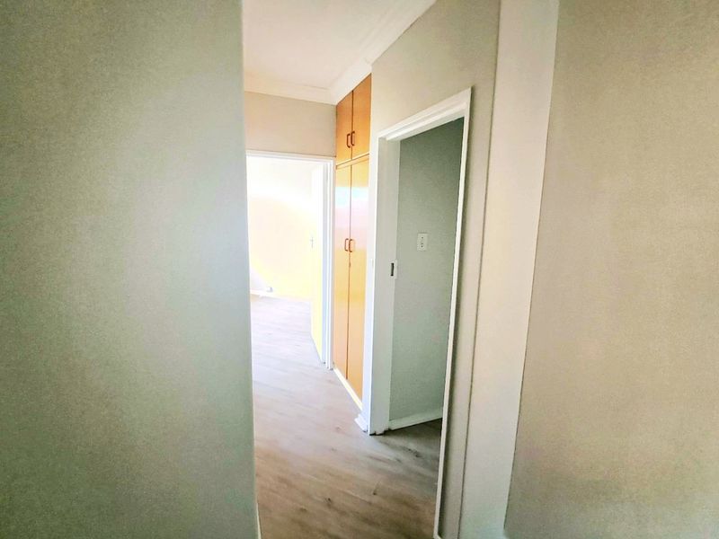 Charming & Secure 2 Bedroom Townhouse in Universitas Awaits! - Photo 8