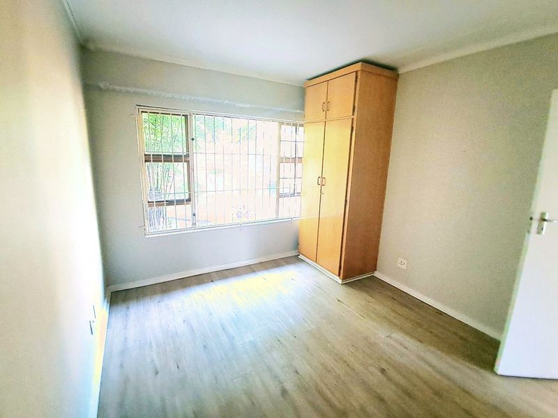 Charming & Secure 2 Bedroom Townhouse in Universitas Awaits! - Photo 7