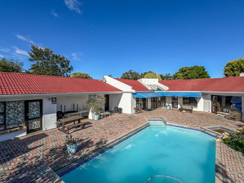 FAMILY HOME WITH FLATLET IN SOUGHT AFTER BRYMORE - Photo 2